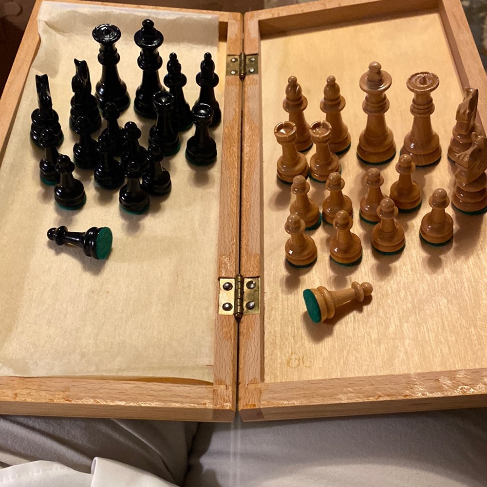 Wooden chess set, nice/like new condition.